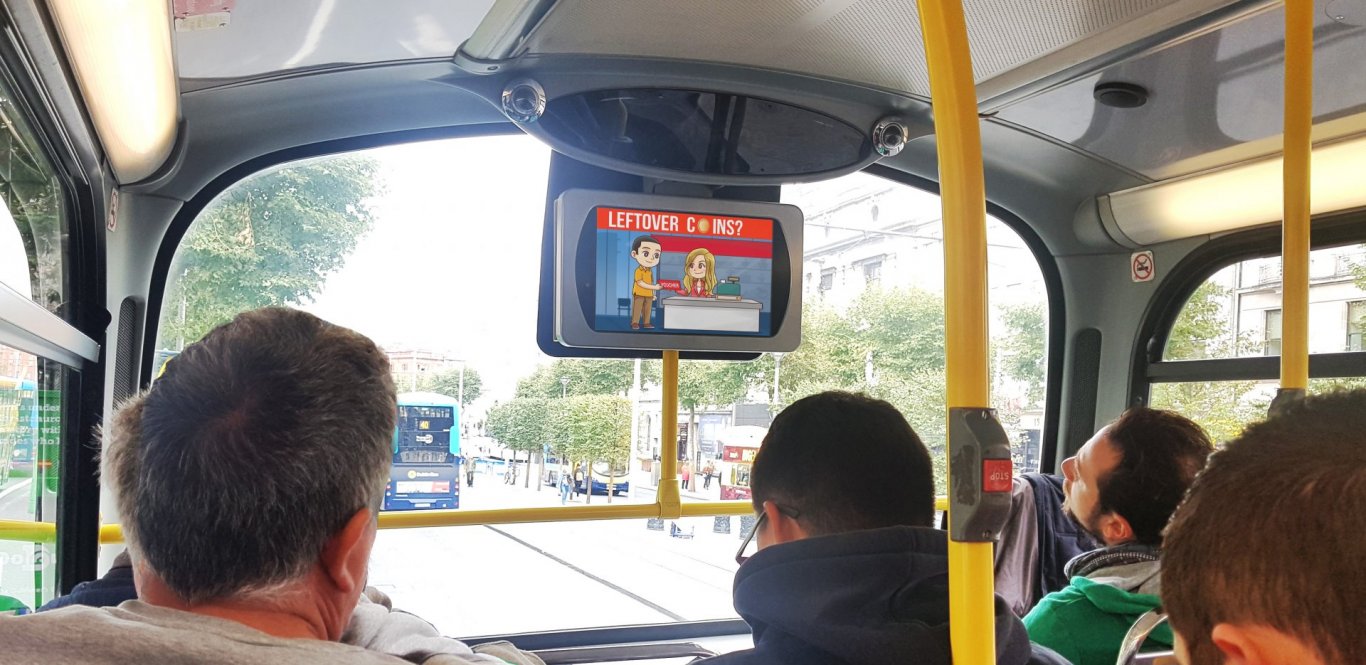 customers on airlink looking at screen