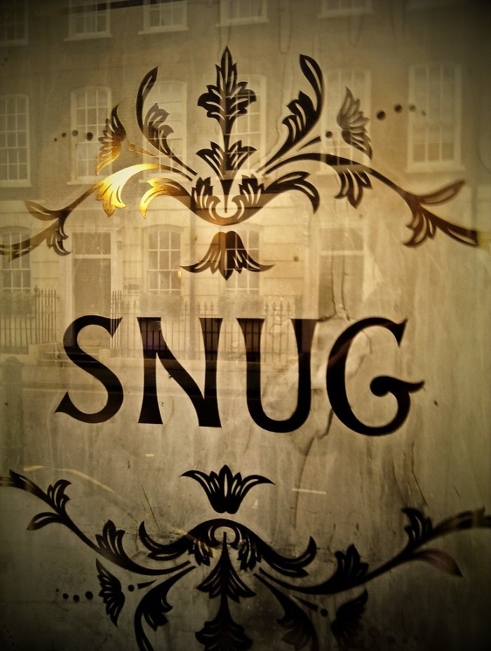 snug sign