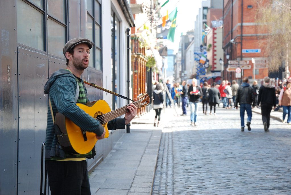 busker performing in temple bar dublin  