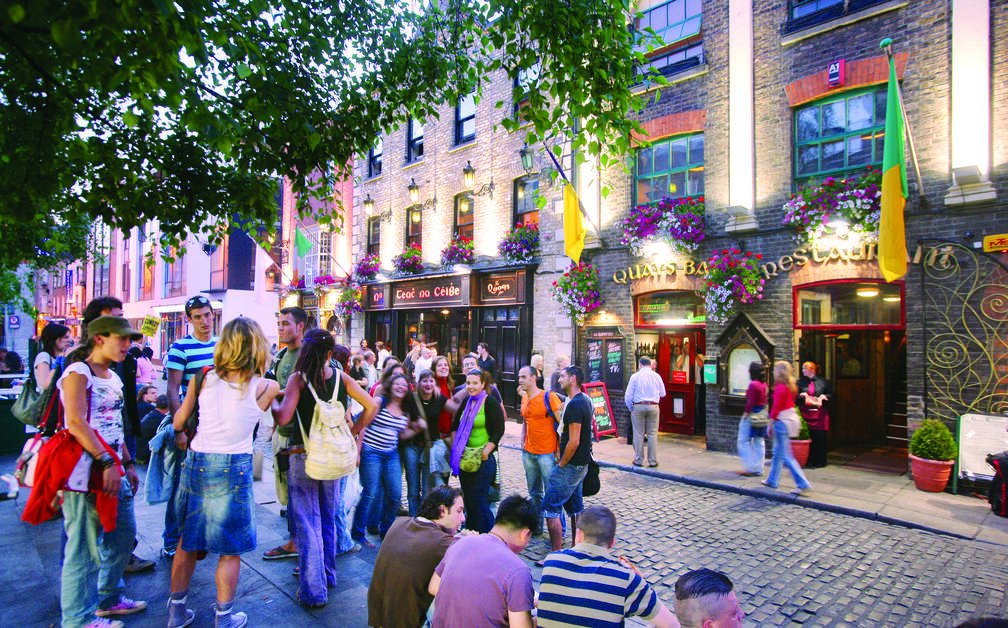 tourists gathered in temple bar 