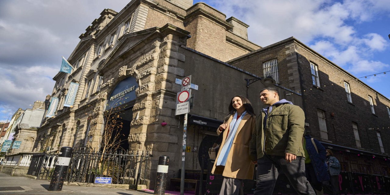 couple exploring south dublin
