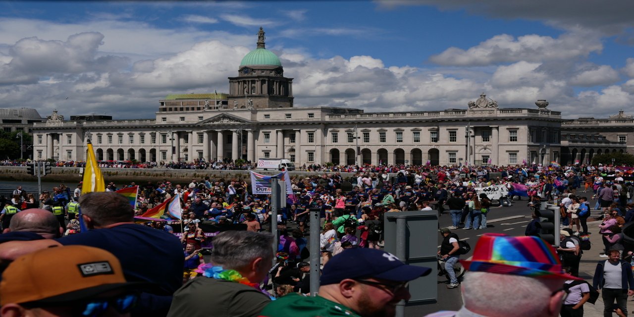 custom house building pride