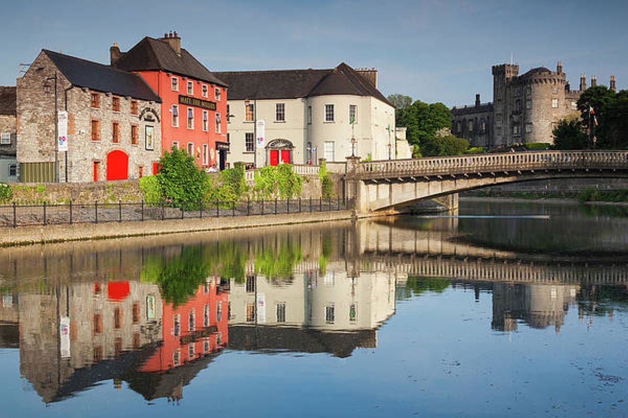 kilkenny town reflection on river