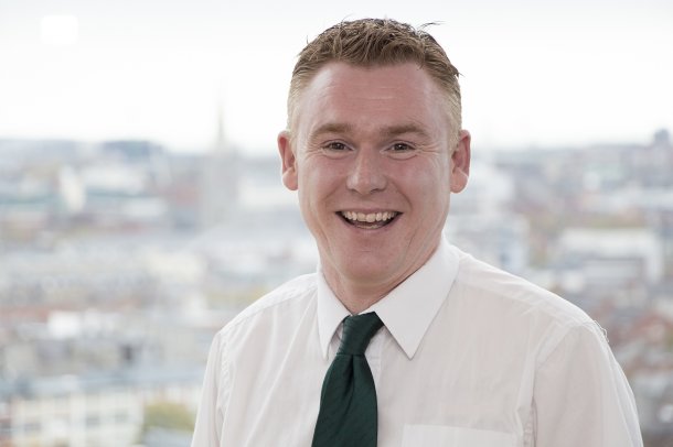 Dodublin's bus driver/guide Gareth with panoramic view of Dublin