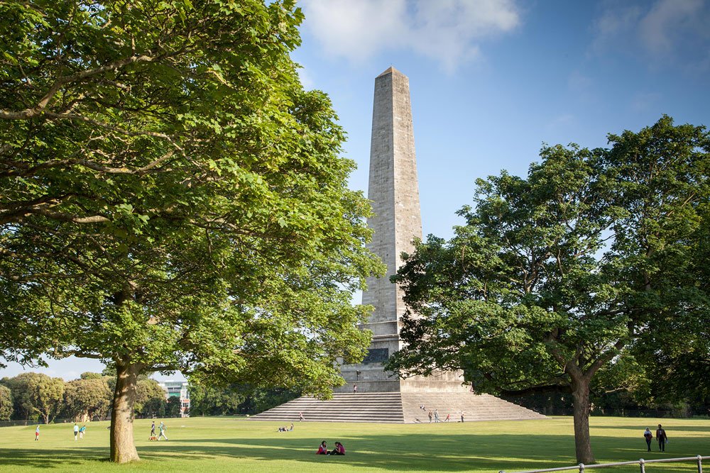 Phoenix park, Wellington Column