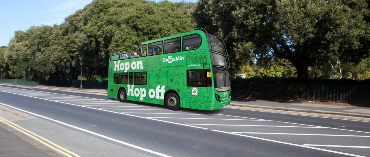 dodublin city tour bus in phoenix park