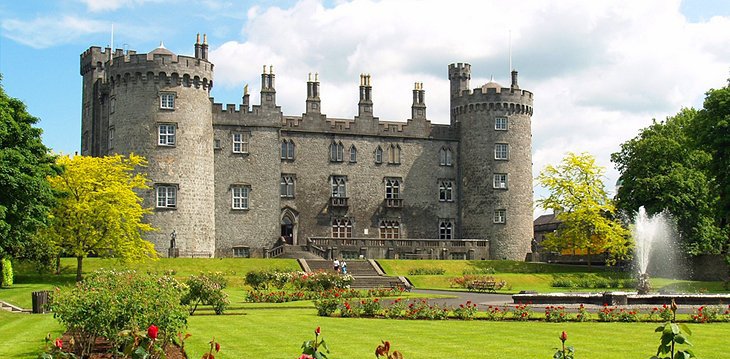 Kilkenny castle from outside