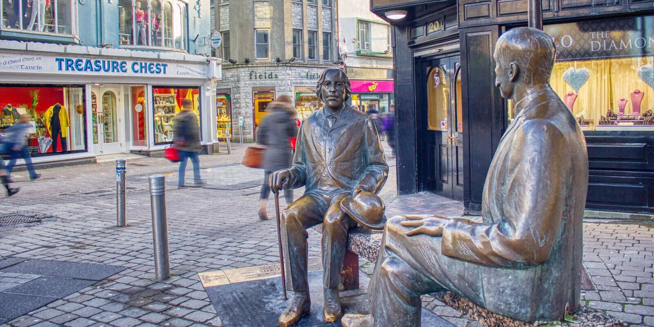 shop street statues 
