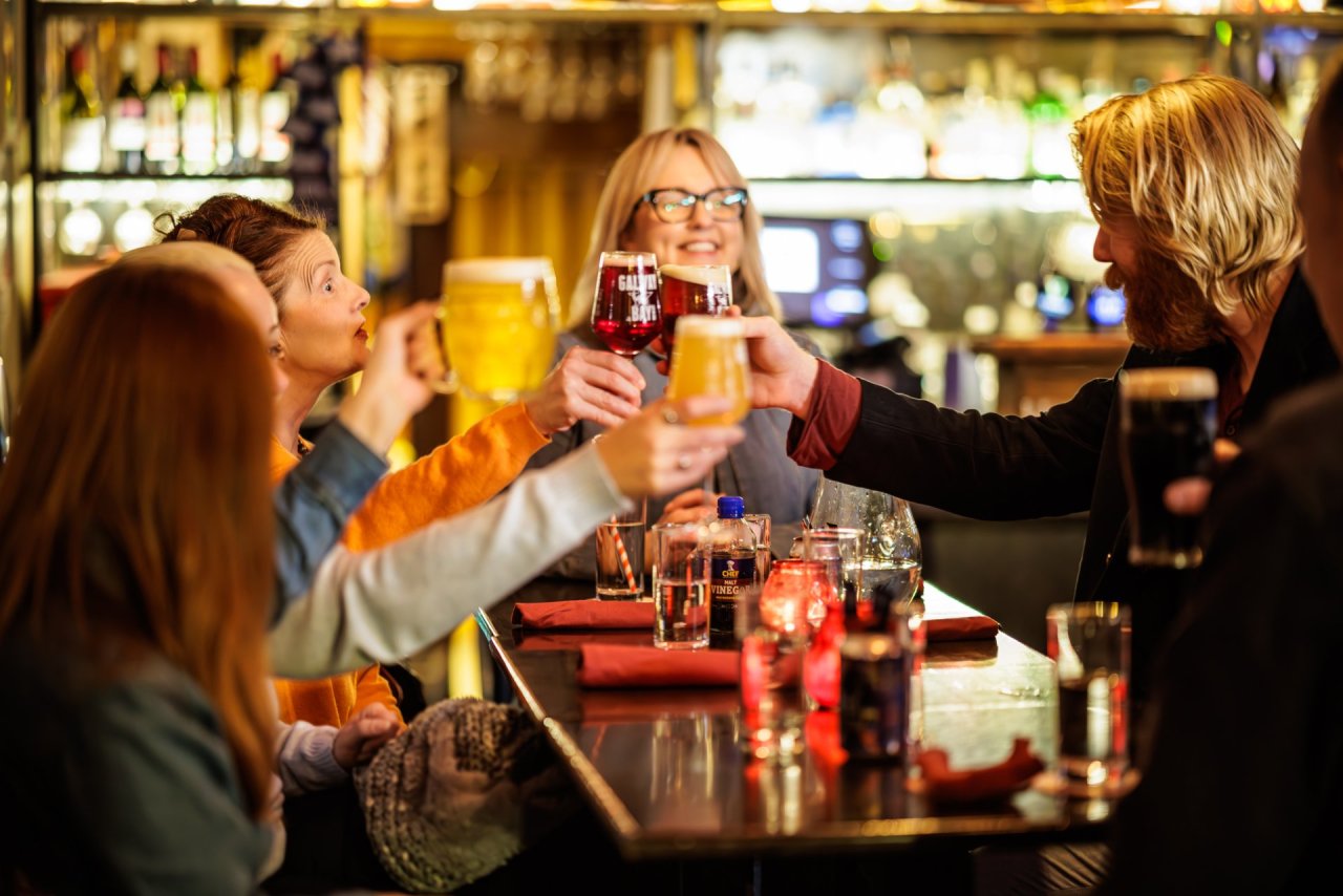 Pub,cheers,orange,drinks,blackcurrant,blonde,hair,brown,hair 