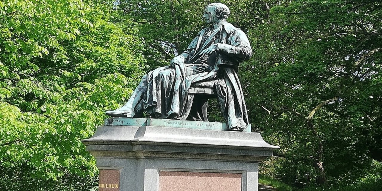 lord ardulan statue 