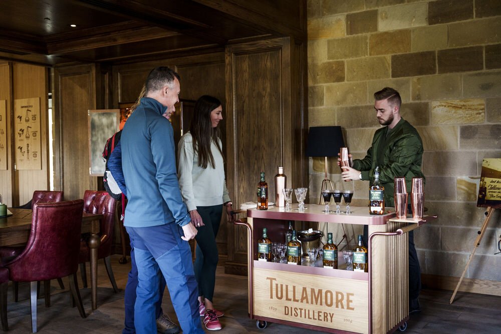 people doing the tullamore dew whiskey tasting 